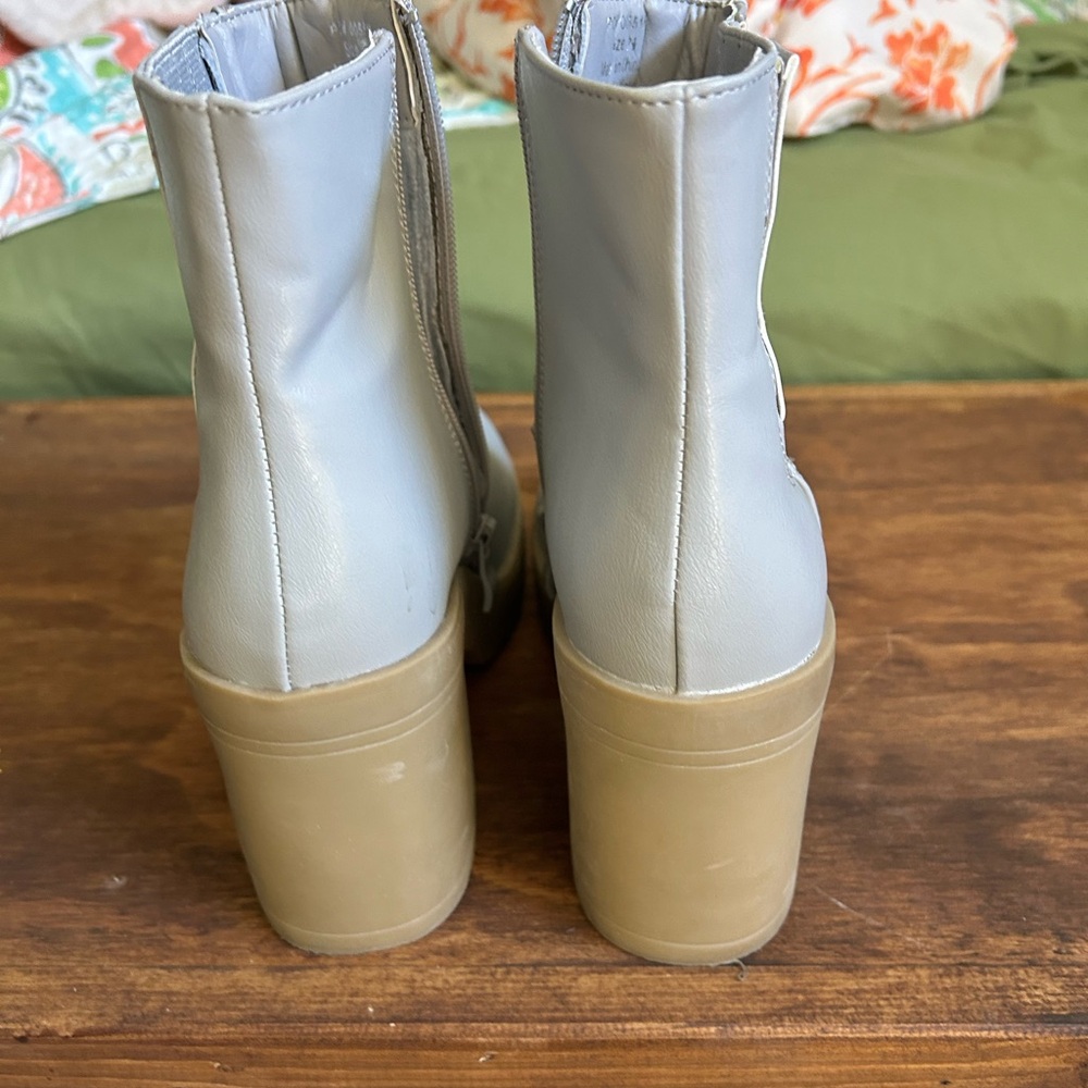 Journee Collection Riplee Platform Booties - Picture 4 of 6